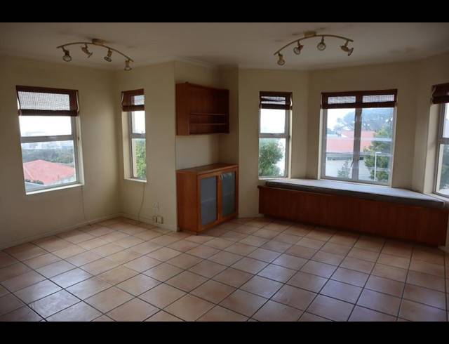 2 BEDROOM PROPERTY TO RENT IN VREDEHOEK